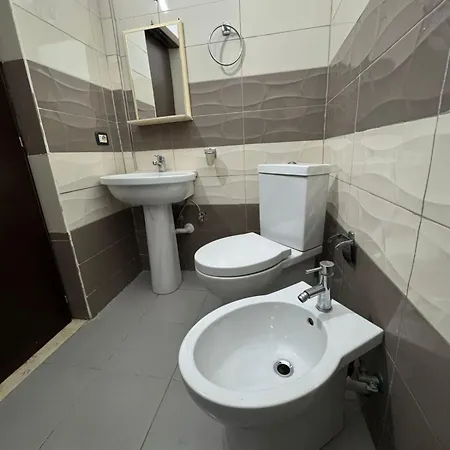 Fllad 1st Floor Апартаменты Голем